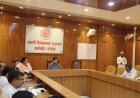 जिलाधिकारी की अध्यक्षता में हुई चकबंदी कार्याें की समीक्षा बैठक