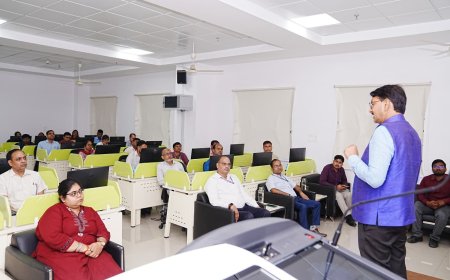 रक्षा लेखा विभाग के अधिकारियों ने यूपीएसआईएफएस का किया परिभ्रमण