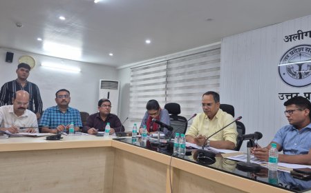 सीडीओ ने की कर करेत्तर, राजस्व वसूली, एवं कृषक दुर्घटना कल्याण योजना की प्रगति की समीक्षा