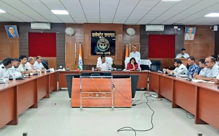 जिलाधिकारी ने की जल जीवन मिशन के अंतर्गत निर्माणाधीन ग्रामीण पाइप पेयजल परियोजना की समीक्षा बैठक