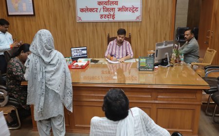 जनसुनवाई में जिलाधिकारी ने सुनी 65 शिकायतें