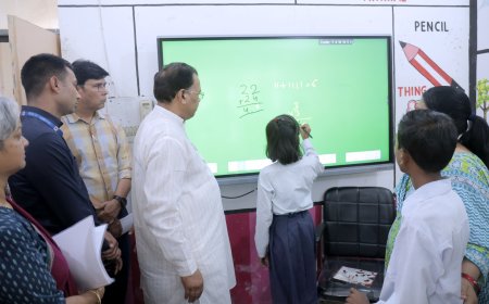 नरेन्द्र कश्यप ने डॉ0 शकुंतला मिश्रा राष्ट्रीय पुनर्वास विष्वविद्यालय के ‘संकेत’ केन्द्र का किया निरीक्षण