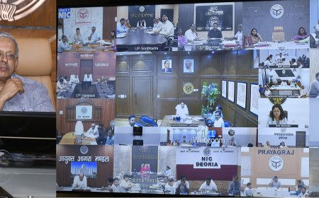 मुख्य सचिव की अध्यक्षता में वीडियो कॉन्फ्रेंसिंग के माध्यम से प्रदेश के सभी मण्डलायुक्तों एवं जिलाधिकारियों के साथ साप्ताहिक समीक्षा बैठक संपन्न
