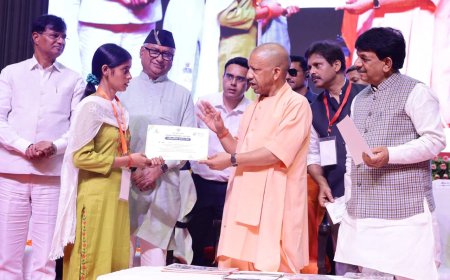 सीएम योगी ने किया कौशल प्रदर्शनी का उद्घाटन, ‘कौशलम’ पुस्तिका का विमोचन, 11 युवा आइकॉन का  सम्मान