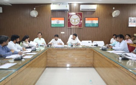 जिलाधिकारी ने की फार्मर रजिस्ट्री की प्रगति की समीक्षा