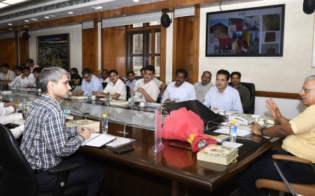 मुख्य सचिव की अध्यक्षता में ओडीओपी सामान्य सुविधा केन्द्र योजनान्तर्गत निर्मित एवं निर्माणाधीन परियोजनाओं की समीक्षा बैठक संपन्न