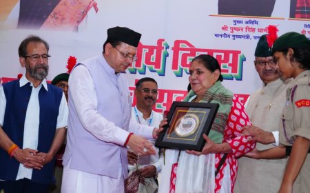 सीएम धामी ने कारगिल विजय दिवस पर शहीद स्मारक पर पुष्पचक्र अर्पित कर कारगिल के अमर शहीदों को दी भावभीनी श्रद्धांजलि