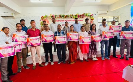 मुख्यमंत्री शिक्षक कैशलेस चिकित्सा योजना के तहत उच्च शिक्षा विभाग के शिक्षकों को वितरित किए गए कैशलेस चिकित्सा कार्ड