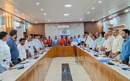 निराश्रित गोवंश संरक्षण योजना की समीक्षा, उत्कृष्ट केयरटेकर हुए सम्मानित