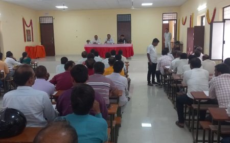 छात्रवृत्ति एवं शुल्क प्रतिपूर्ति योजनाओं की समीक्षा बैठक सम्पन्न