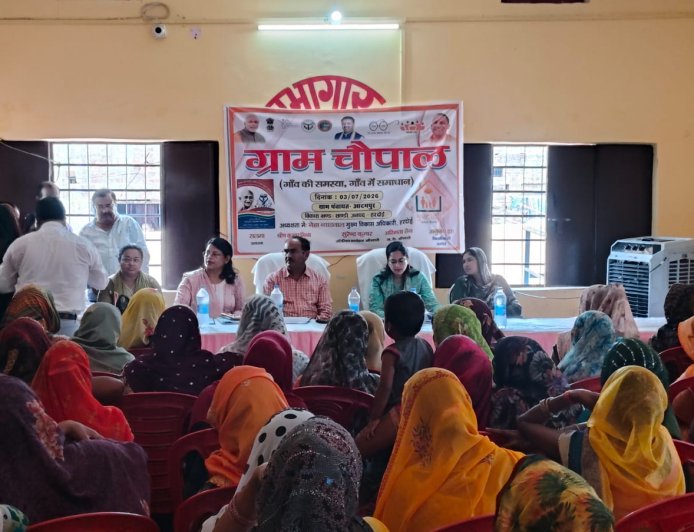मुख्य विकास अधिकारी ने ग्रामीण चौपाल में सुनी जनसमस्याएं