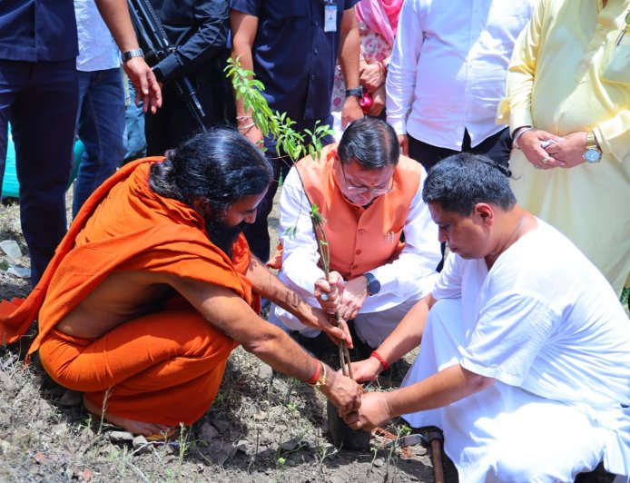 हरेला पर्व पर मालाग्राम पहुंचे मुख्यमंत्री, सघन पौधरोपण कर दिया हरित संरक्षण का संदेश