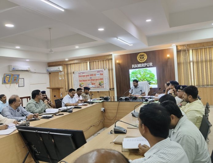 सड़क सुरक्षा को लेकर जिला सड़क सुरक्षा समिति की बैठक सम्पन्न