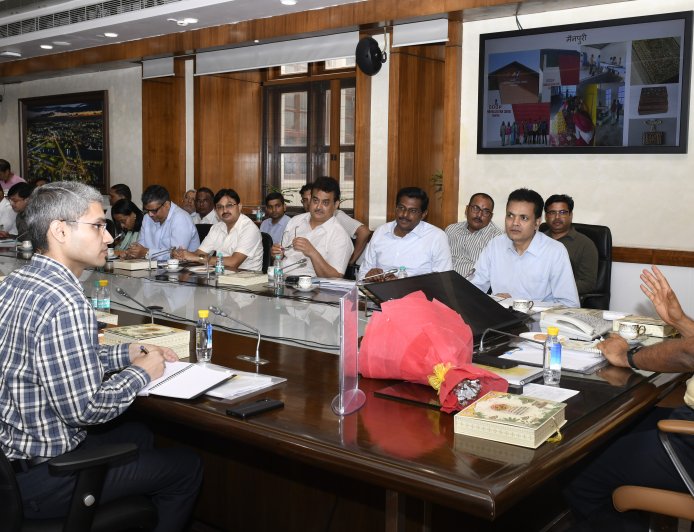 मुख्य सचिव की अध्यक्षता में ओडीओपी सामान्य सुविधा केन्द्र योजनान्तर्गत निर्मित एवं निर्माणाधीन परियोजनाओं की समीक्षा बैठक संपन्न
