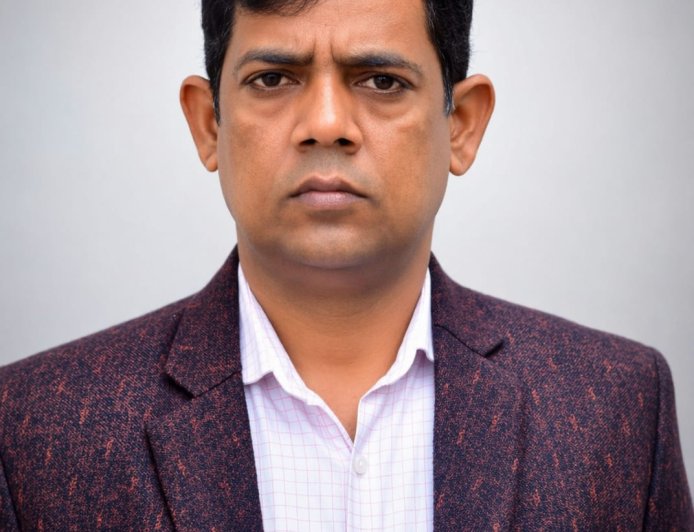 स्मार्टफोन की जगह किताबें पढ़ें युवा, तभी आएगा वास्तविक सुधार