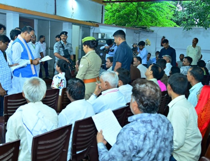 जनता की समस्याओं का समाधान सरकार की सर्वाेच्च प्राथमिकता - केशव प्रसाद मौर्य