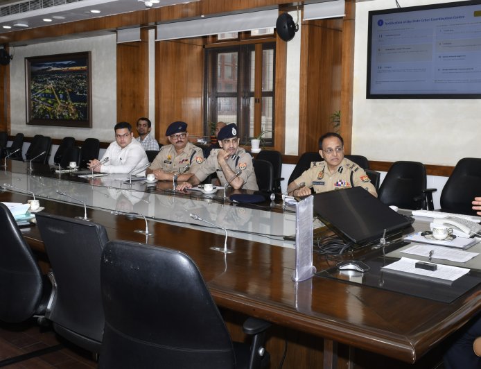 मुख्य सचिव की अध्यक्षता में साइबर अपराधों के रोकथाम के लिए उच्चस्तरीय समीक्षा बैठक सम्पन्न