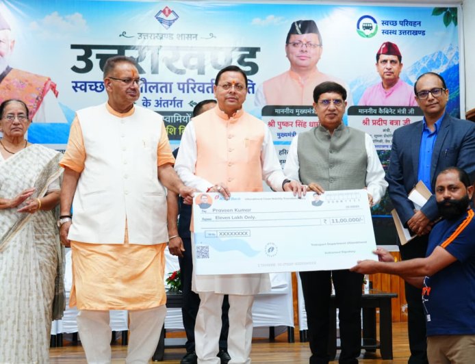 स्वच्छ, आधुनिक एवं पर्यावरण-अनुकूल परिवहन व्यवस्था के निर्माण के लिए सरकार प्रतिबद्ध - सीएम धामी