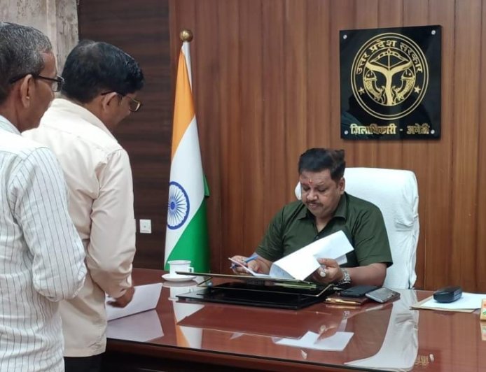 जनसुनवाई में जिलाधिकारी ने सुनीं शिकायतें, समयबद्ध व गुणवत्तापूर्ण निस्तारण के दिए निर्देश
