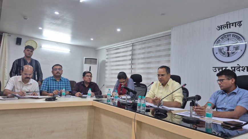 सीडीओ ने की कर करेत्तर, राजस्व वसूली, एवं कृषक दुर्घटना कल्याण योजना की प्रगति की समीक्षा