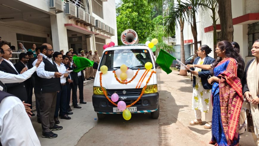 ‘समाधान समारोह’ के व्यापक प्रचार-प्रसार हेतु जागरूकता वाहन को दिखाई हरी झंडी