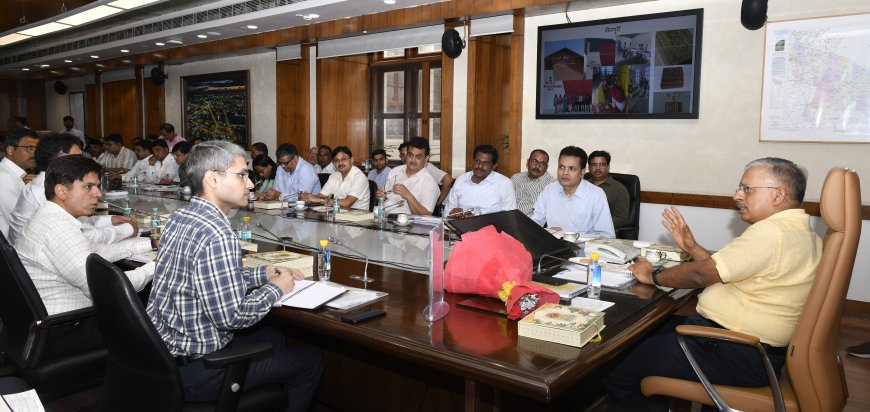 मुख्य सचिव की अध्यक्षता में ओडीओपी सामान्य सुविधा केन्द्र योजनान्तर्गत निर्मित एवं निर्माणाधीन परियोजनाओं की समीक्षा बैठक संपन्न
