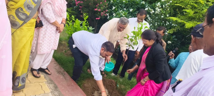 यमुना परिपथ में पर्यावरण एवं जल संरक्षण जागरूकता अभियान आयोजित, ‘एक पेड़ माँ के नाम’ अभियान के तहत हुआ वृक्षारोपण