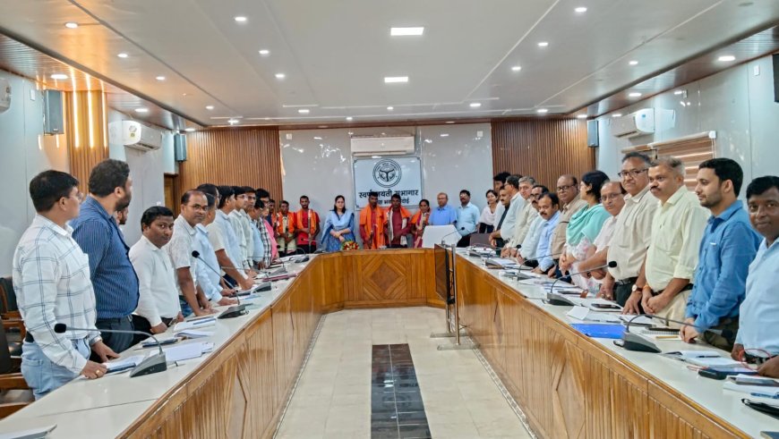 निराश्रित गोवंश संरक्षण योजना की समीक्षा, उत्कृष्ट केयरटेकर हुए सम्मानित