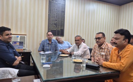 ताला नगरी के औद्योगिक विकास को नई रफ्तार, उद्यमियों की समस्याओं के समाधान में जुटे जिलाधिकारी