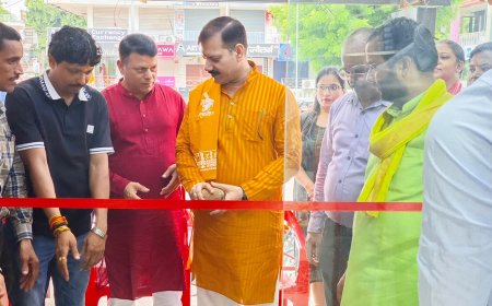 मोरल इंडस्ट्रीज लिमिटेड ने गोमतीनगर में खोला गारमेंट्स ब्रांड मूरक्समोरो का शोरूम