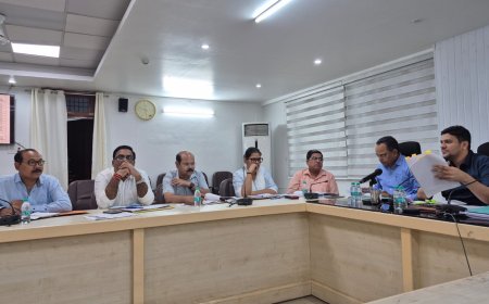 राजस्व वसूली में लापरवाही पर डीएम सख्त, बड़े बकाएदारों पर कुर्की और वसूली में तेजी लाने के निर्देश