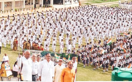 सरस्वती विद्या मन्दिर में हर्षाेल्लास के साथ मनाया गया स्वतंत्रता दिवस