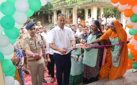 लालगंज तहसील परिसर में नवनिर्मित नारी शक्ति प्रेरणा कैंटीन का डीएम एवं एसएसपी ने किया शुभारम्भ