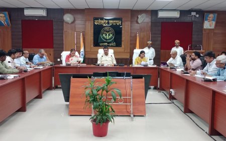 जिलाधिकारी ने की कर-करेत्तर, राजस्व वसूली एवं राजस्व कार्यों की समीक्षा