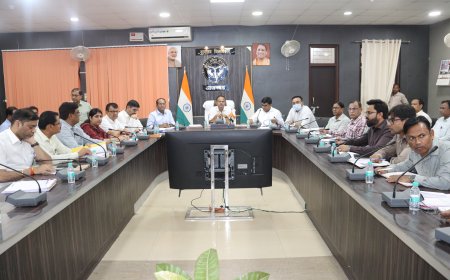 जिलाधिकारी की अध्यक्षता में आइजीआरएस पोर्टल पर प्राप्त शिकायतों की समीक्षा बैठक सम्पन्न