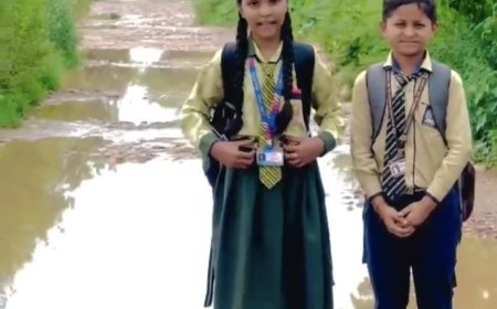 विद्यार्थियों की एक्स पोस्ट का जिलाधिकारी ने लिया संज्ञान