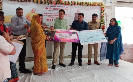 डीपीआरसी गौरीगंज में आयोजित हुआ बेसिक शिक्षा विद्यालयों में कार्यरत रसोइयों का सम्मान समारोह एवं कैशलेस चिकित्सा कार्ड वितरण कार्यक्रम
