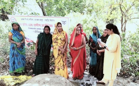 स्वयं सहायता समूह की महिलाओं के हाथों मजबूत हो रही ग्रामीण अर्थव्यवस्था - जिलाधिकारी