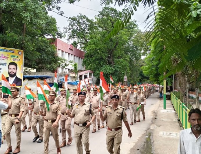 हर घर तिरंगा अभियान के अंतर्गत हमीरपुर पुलिस की भव्य तिरंगा यात्रा सम्पन्न