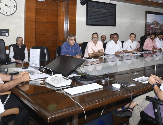 मुख्य सचिव ने सचिवालय की कार्यप्रणाली को अधिक व्यवस्थित, आधुनिक एवं स्वच्छ बनाने के लिए अधिकारियों को दिए आवश्यक दिशा-निर्देश