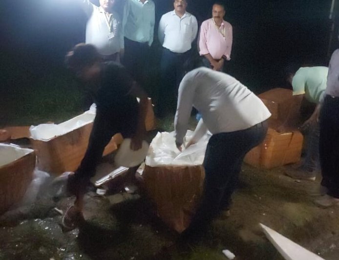 रक्षाबंधन पर्व पर मिलावटखोरों के खिलाफ खाद्य सुरक्षा विभाग की बड़ी कार्रवाई, 15 कुंतल खराब पनीर कराया नष्ट