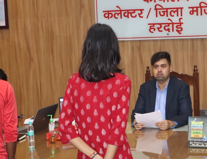 शिकायतों का निर्धारित समय सीमा में गुणवत्तापूर्ण एवं निष्पक्ष निस्तारण सुनिश्चित किया जाए - जिलाधिकारी