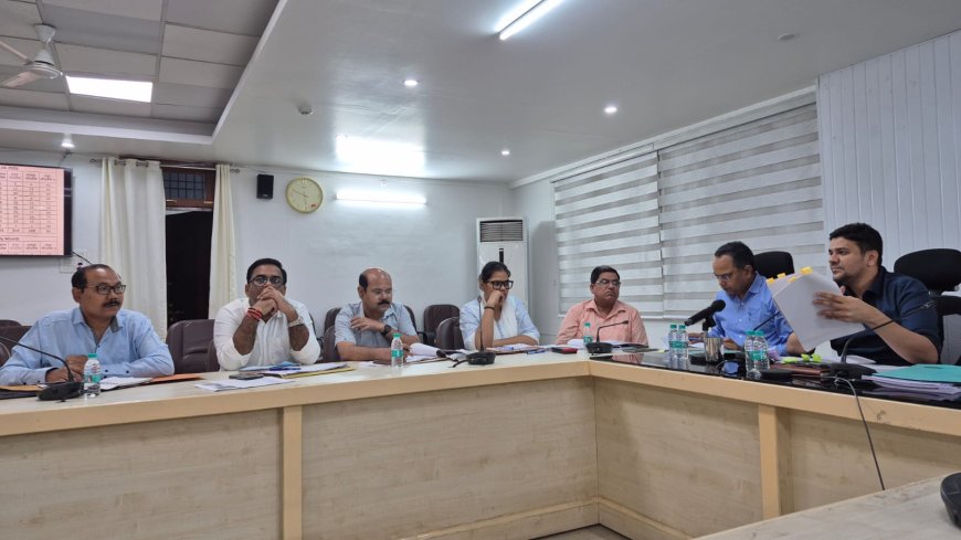 राजस्व वसूली में लापरवाही पर डीएम सख्त, बड़े बकाएदारों पर कुर्की और वसूली में तेजी लाने के निर्देश