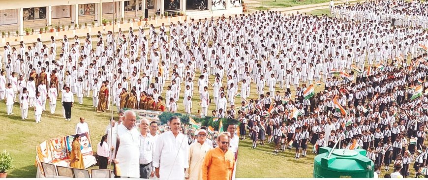 सरस्वती विद्या मन्दिर में हर्षाेल्लास के साथ मनाया गया स्वतंत्रता दिवस