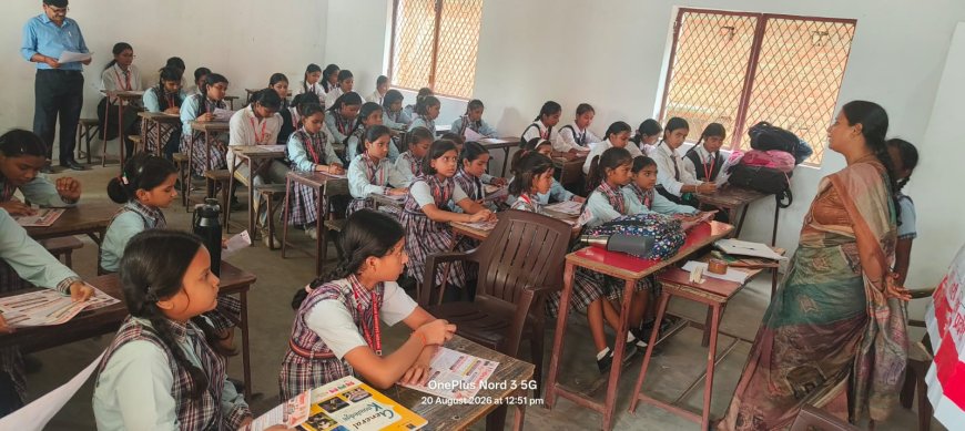 छात्र-छात्राओं को शासकीय योजनाओं, बाल अधिकारों एवं सुरक्षा के प्रति किया गया जागरूक
