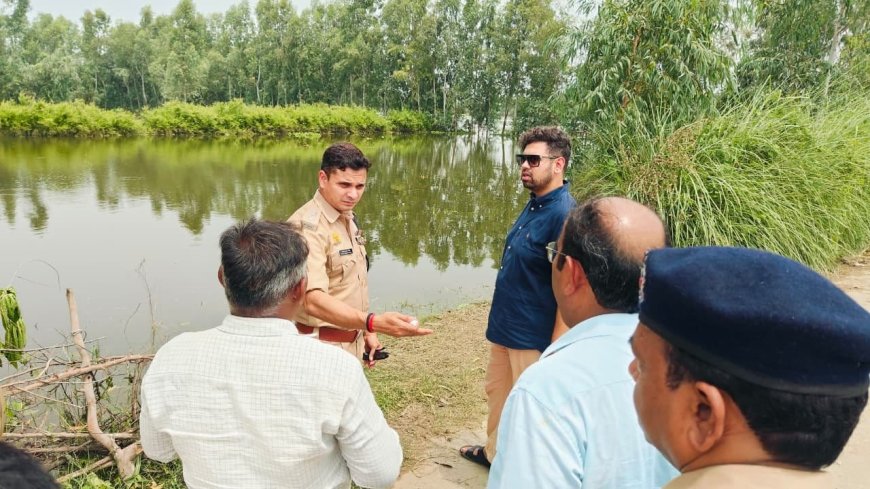 जिलाधिकारी एवं पुलिस अधीक्षक ने बाढ़ प्रभावित क्षेत्रों का किया निरीक्षण