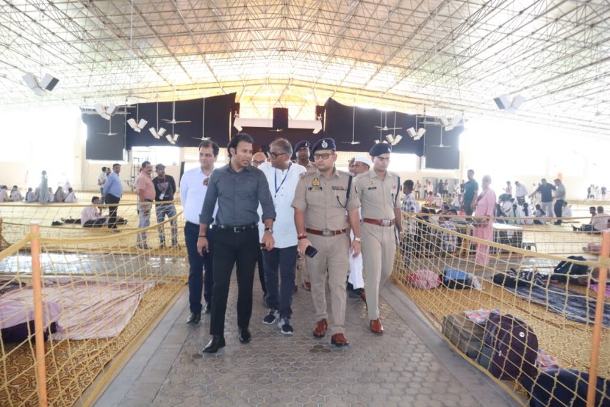पिलखनी स्थित राधास्वामी सत्संग ब्यास में कार्यक्रम के दृष्टिगत डीएम एवं एसएसपी ने व्यवस्थाओं का लिया जायजा