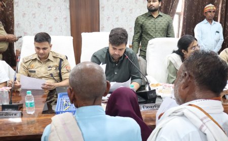 जिलाधिकारी की अध्यक्षता में आयोजित हुआ संपूर्ण समाधान दिवस
