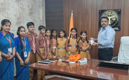 नेपाल बाढ़ पीड़ितों की सहायता के लिए कृष्णा एकेडमी शाहगढ़ के बच्चों ने जुटाई सहयोग राशि