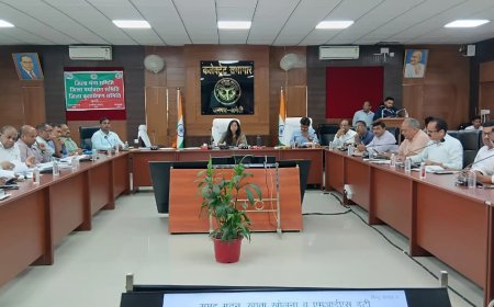 मुख्य विकास अधिकारी की अध्यक्षता में विकास कार्यों एवं निर्माण कार्यों (सीएम डैशबोर्ड) की मासिक समीक्षा बैठक आयोजित